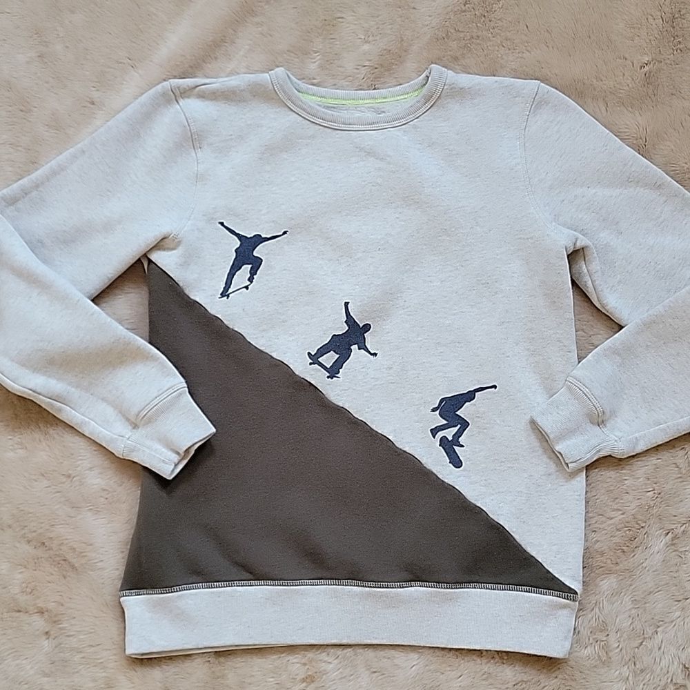BODEN SKATEBOARD SWEATSHIRT, SIZE 13-14 YEARS